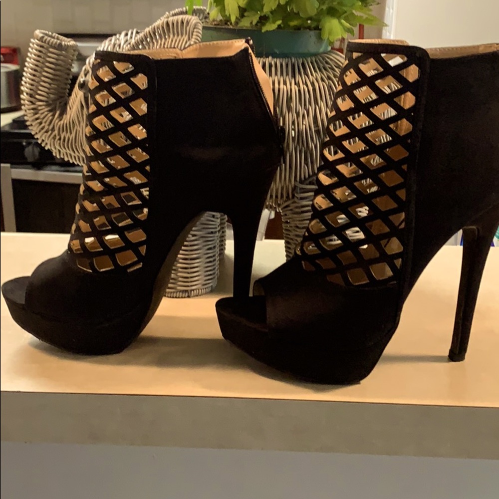 Black shoes